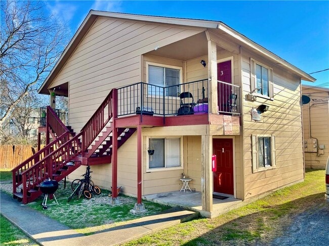 1642 Post Rd, Unit 3