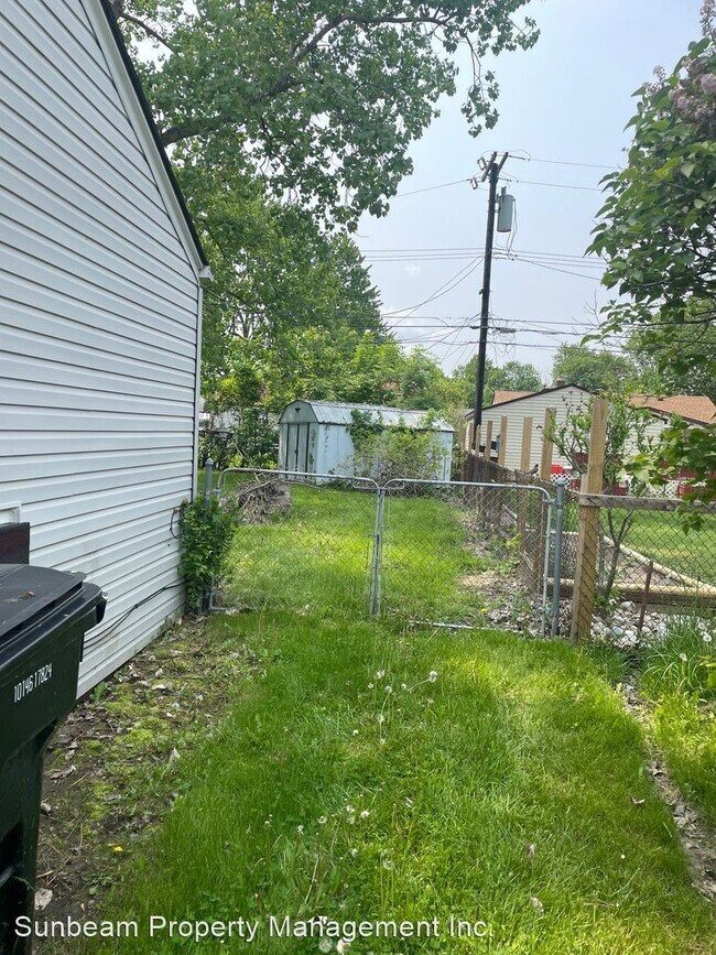 27151 Grandmont St photo'