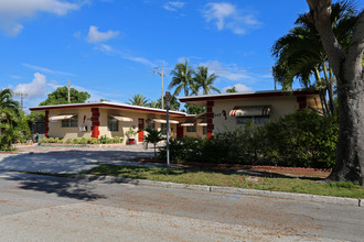 Katharine Apartments in West Palm Beach, FL - Foto de edificio - Building Photo