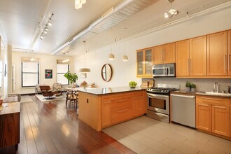 34 N Moore St in New York, NY - Building Photo - Building Photo