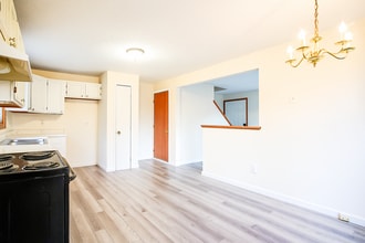 52 Price St in Springfield, MA - Building Photo - Building Photo