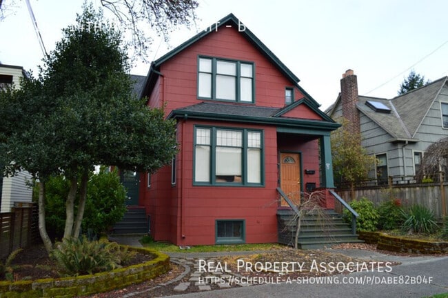 7515 14th Avenue Northeast in Seattle, WA - Building Photo - Building Photo
