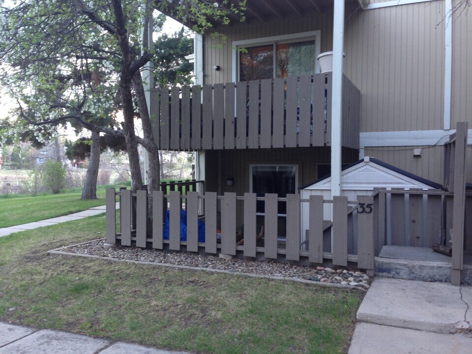 8060 Niwot Rd in Niwot, CO - Building Photo