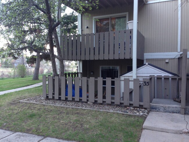 property at 8060 Niwot Rd