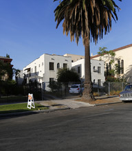 2946 Leeward Ave in Los Angeles, CA - Building Photo - Building Photo