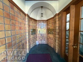 1601 W Thome Ave, Unit 2A in Chicago, IL - Building Photo - Building Photo