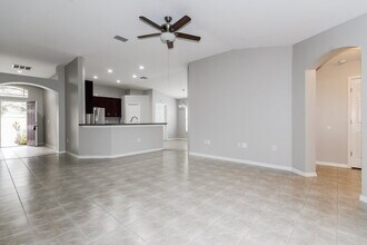 423 Fern Gulley Dr in Seffner, FL - Building Photo - Building Photo