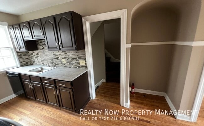 18220 Winslow Rd in Shaker Heights, OH - Building Photo - Building Photo