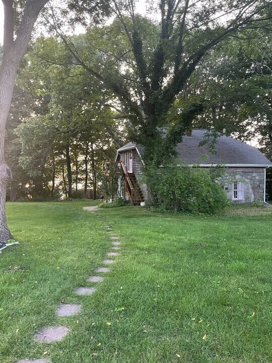 183 Highland Rd in Tiverton, RI - Building Photo