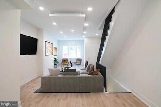1606 Wharton St in Philadelphia, PA - Building Photo - Building Photo