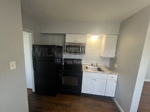 627 N Tibbs Ave in Indianapolis, IN - Building Photo - Building Photo