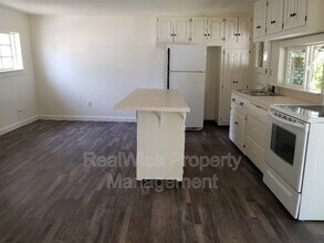 1483 Fruitdale Dr in Grants Pass, OR - Building Photo - Building Photo