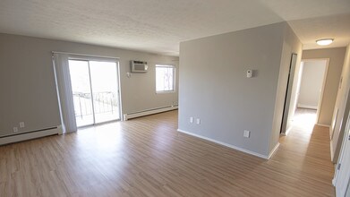 Westwood Apartments - SP Lafayette LLC in Medina, OH - Building Photo - Building Photo