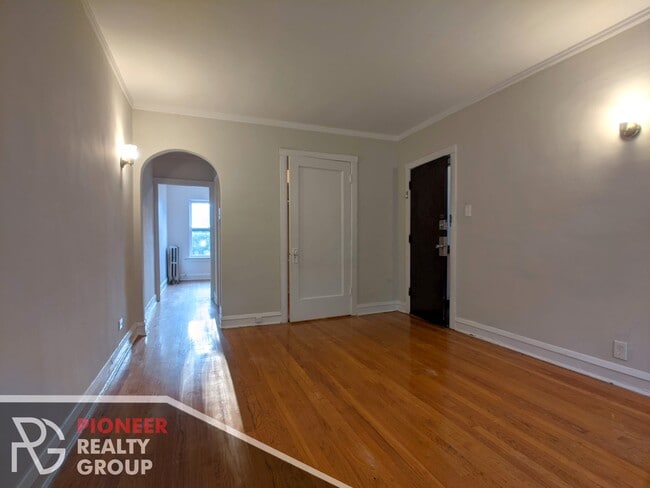 4912 N Hoyne Ave, Unit 2110-S2 in Chicago, IL - Foto de edificio - Building Photo