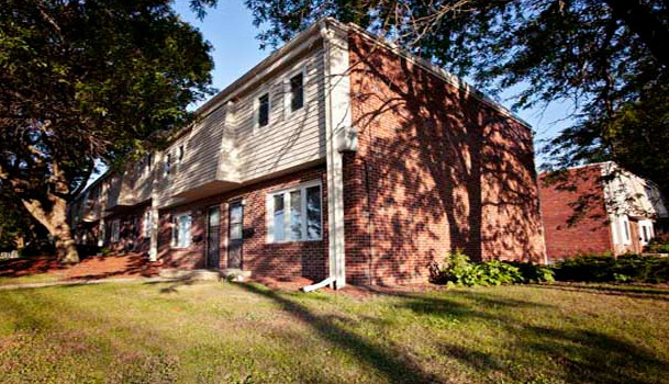 Winmar Townhomes in Freeport, IL - Foto de edificio