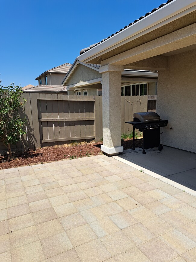 1614 Veteran St in Manteca, CA - Building Photo - Building Photo
