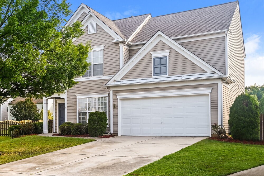 10617 Red Pine Ct in Charlotte, NC - Building Photo