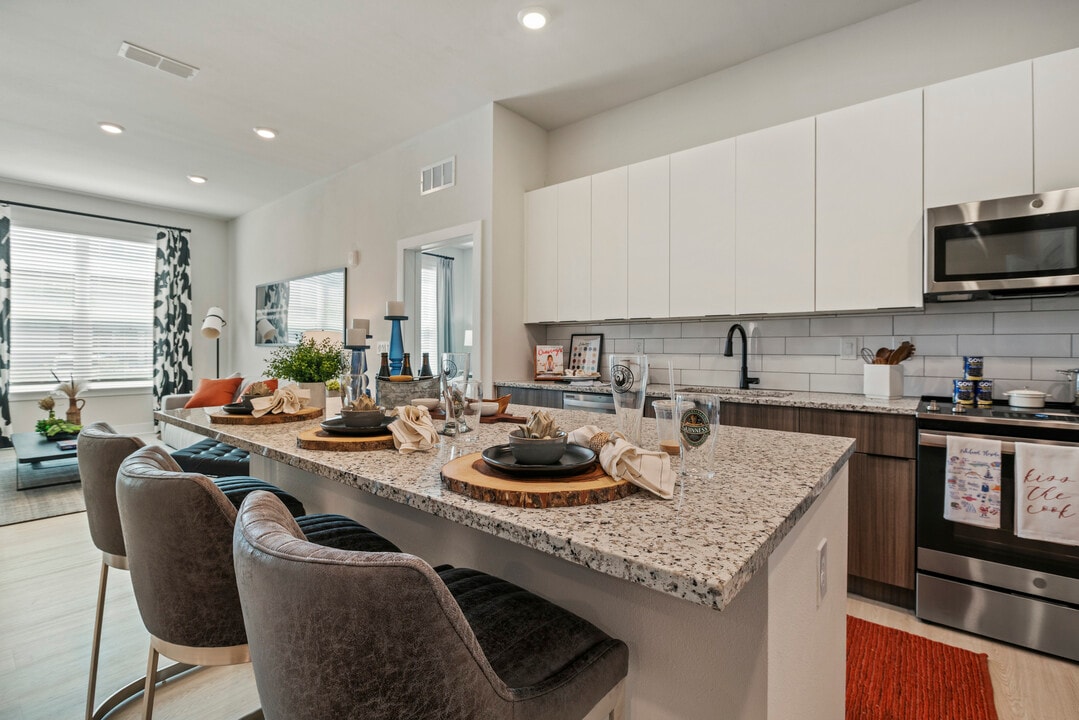 Mirrorton Apartments in Lakeland, FL - Foto de edificio