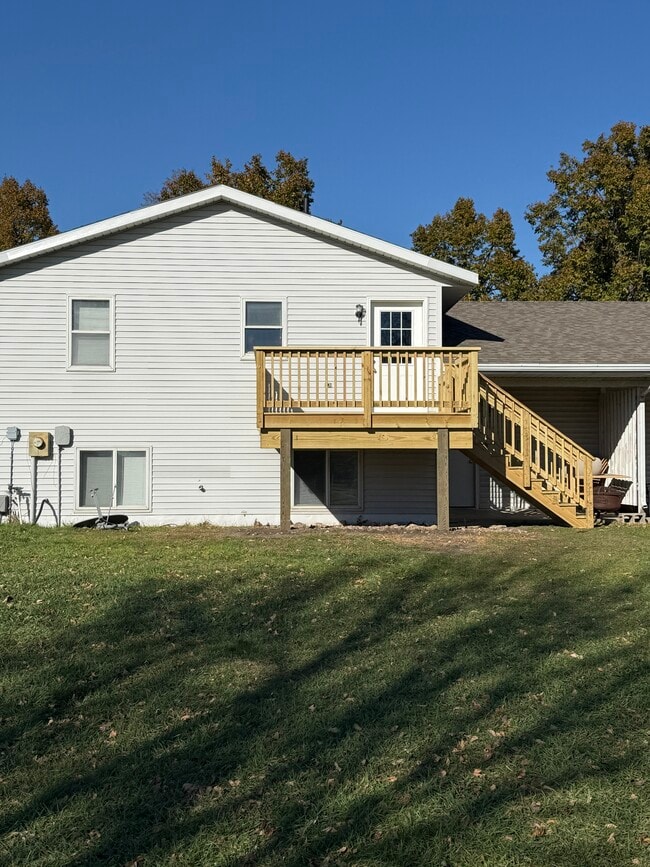 property at 1012 Castlewood Dr