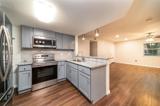2614 Cleburne St in Houston, TX - Building Photo - Building Photo