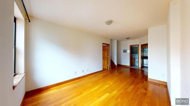 314 W 104th St in New York, NY - Building Photo - Building Photo