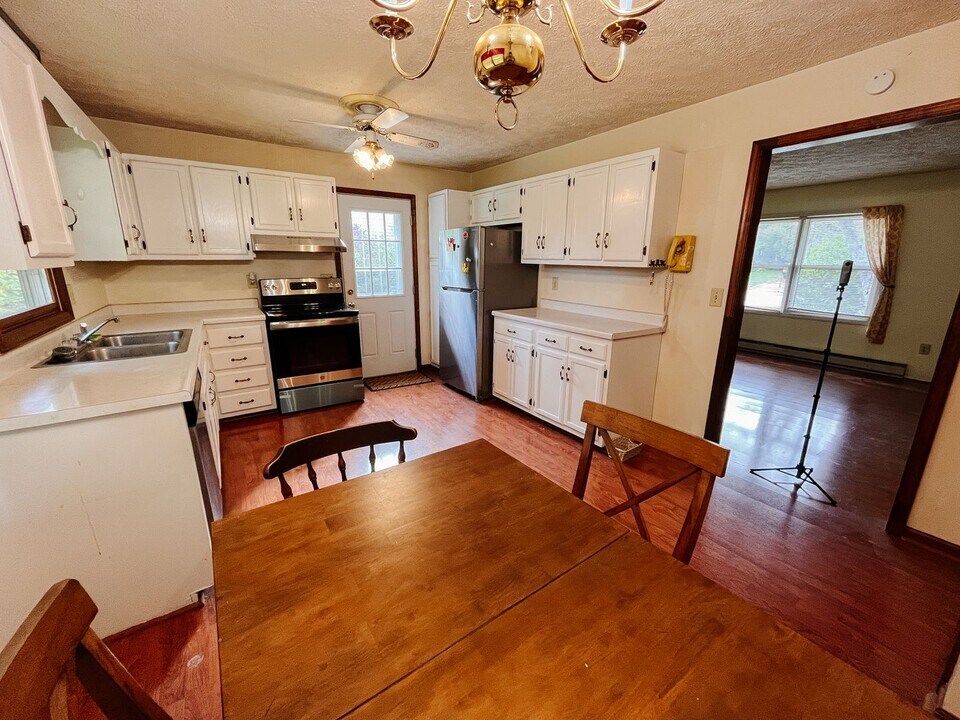 2505 Plymouth St in Blacksburg, VA - Building Photo
