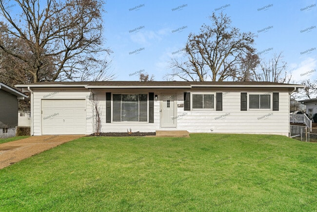 property at 1415 Boulder Dr