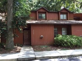 5745 SW 10th Pl in Gainesville, FL - Building Photo