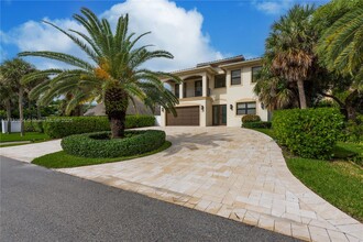 169 SE Wavecrest Way in Boca Raton, FL - Building Photo - Building Photo