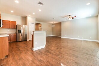 742 Star Pointe Dr in Seffner, FL - Building Photo - Building Photo