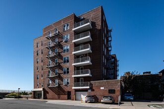 12410 Ocean Promenade in Far Rockaway, NY - Building Photo - Building Photo