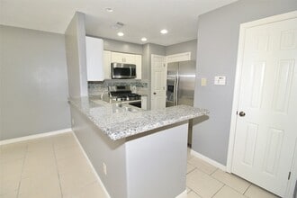 7423 Edgecraft Dr in Missouri City, TX - Building Photo - Building Photo