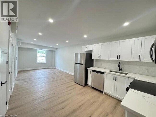 53 Ontario Rd in Welland, ON - Building Photo - Building Photo