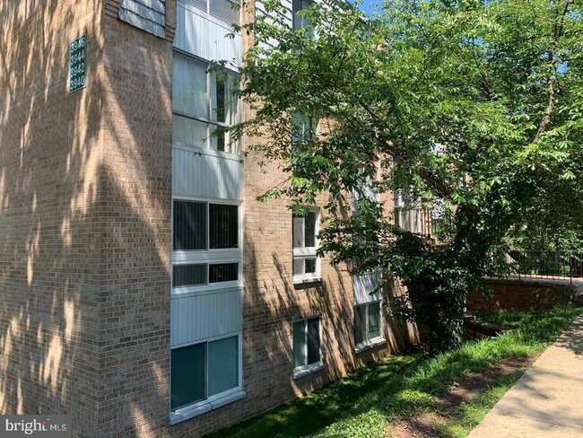property at 3940 Bel Pre Rd