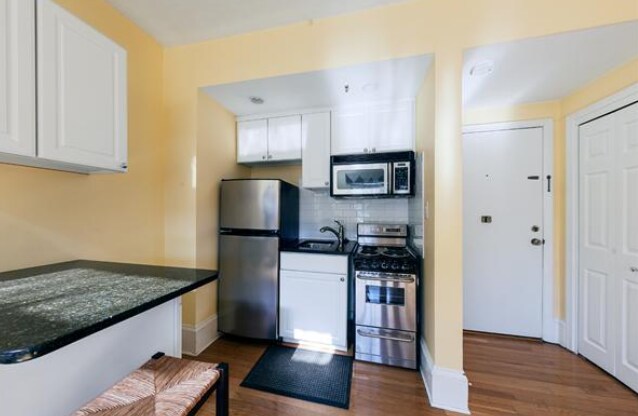 517 Beacon St, Unit 12 in Boston, MA - Building Photo