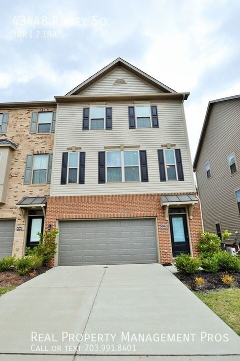 43448 Robey Sq in Ashburn, VA - Building Photo