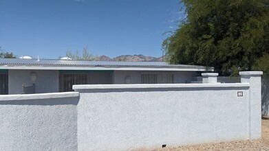3319 N Dodge Blvd in Tucson, AZ - Foto de edificio - Building Photo
