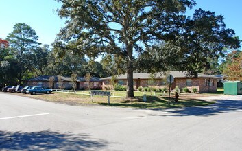 537 Hickory Ave in Niceville, FL - Building Photo - Building Photo