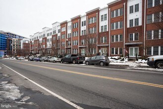 1418 N Rhodes St-Unit -B125 in Arlington, VA - Building Photo - Building Photo
