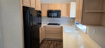 1690 Kent Des Moines Rd in Des Moines, WA - Building Photo - Building Photo