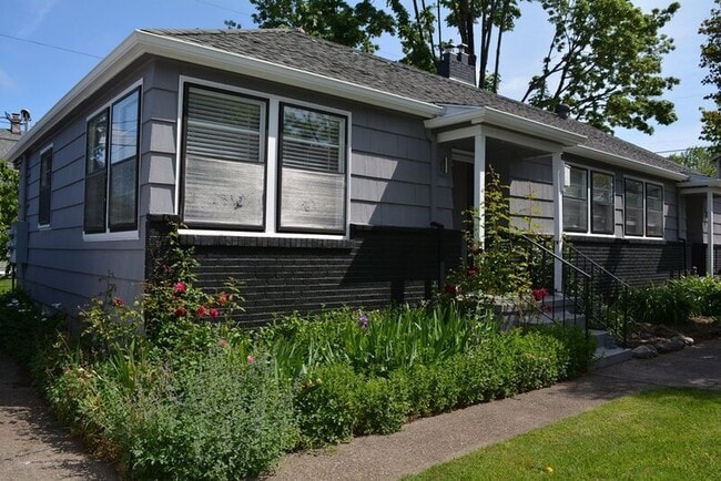 property at 5731 N Montana Ave