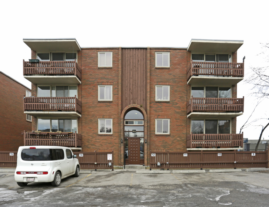 1435 7 Av NW in Calgary, AB - Building Photo