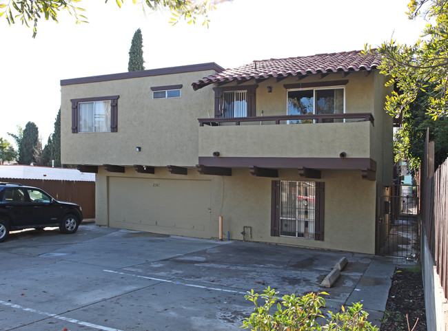 2567 A St in San Diego, CA - Building Photo - Building Photo