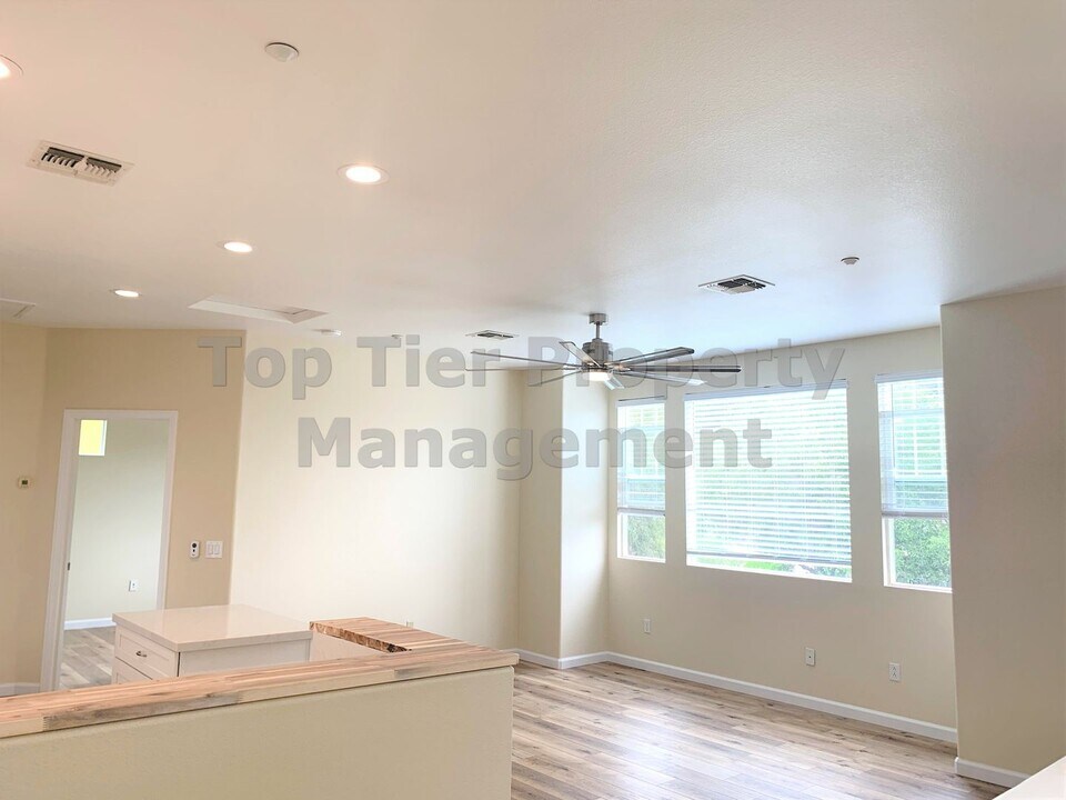 5573 Coyote Ct in Carlsbad, CA - Building Photo