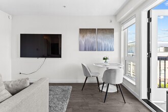 2551 Kingsway in Vancouver, BC - Building Photo - Building Photo