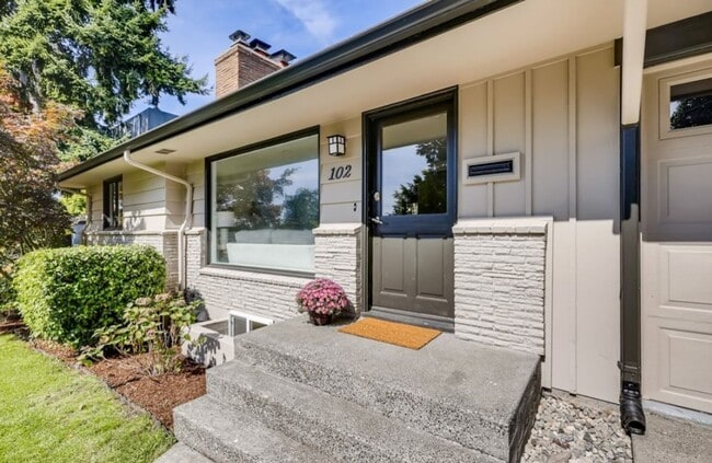 102 NW 43rd St in Seattle, WA - Building Photo - Building Photo