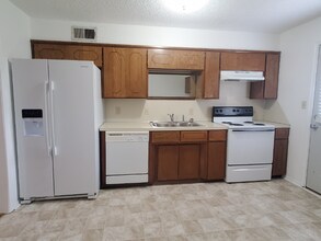 2205 S Cedar Loop in Ardmore, OK - Building Photo - Building Photo
