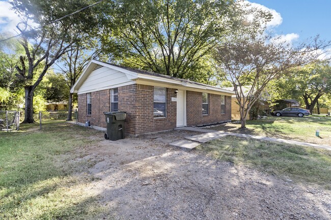 1907 Orman St in Bryan, TX - Building Photo - Building Photo