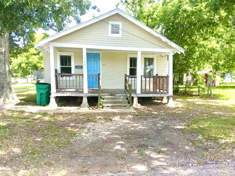 503 Guilbeau Ln in Crowley, LA - Foto de edificio