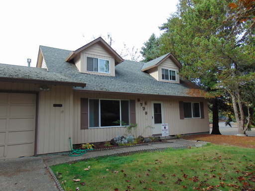 5735 SW 206th Ave in Beaverton, OR - Building Photo